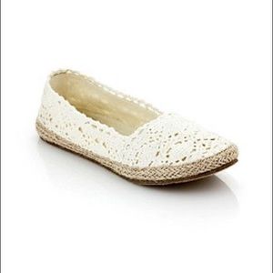 Cliffs by White Mountain Raise Crochet Espadrille